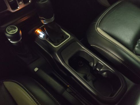Used 2018 Jeep Wrangler Unlimited Sport S AWD/4WD image 26