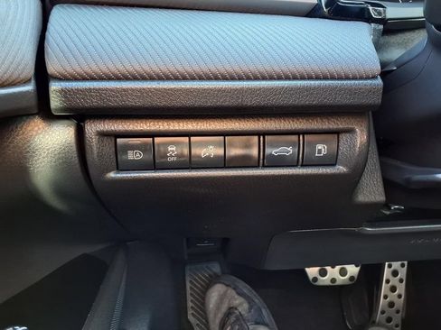 Used 2025 Toyota Camry SE FWD image 19