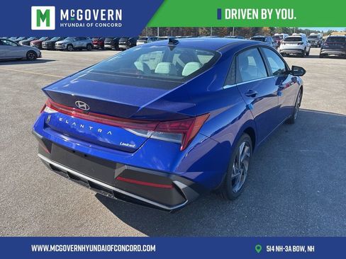 New 2025 Hyundai Elantra Limited FWD image 4