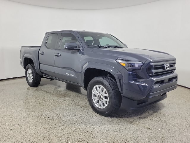 Used 2024 Toyota Tacoma SR5 AWD/4WD image 4