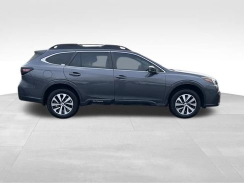 Used 2020 Subaru Outback Premium image 11