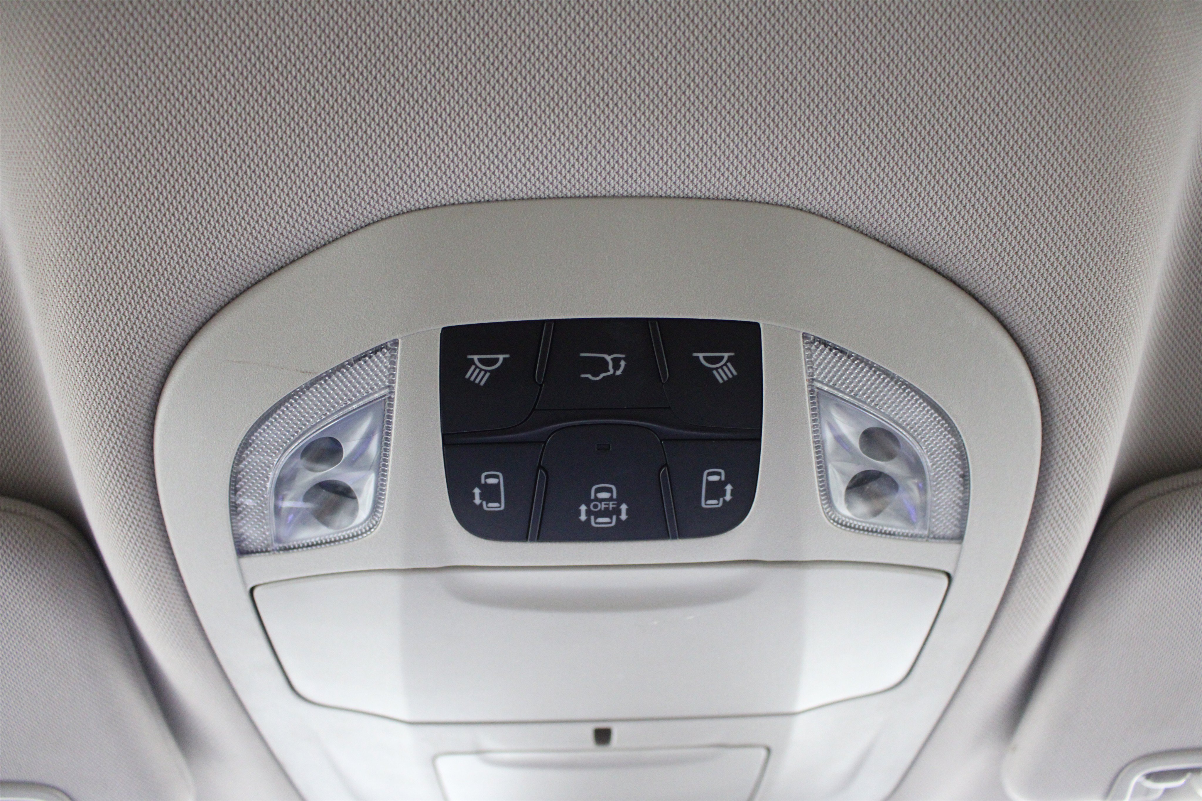 Used 2023 Chrysler Pacifica Touring-L FWD image 18