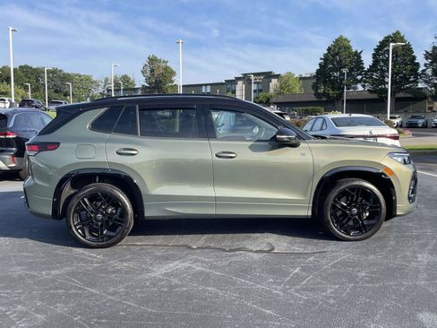 Certified 2025 Volkswagen Tiguan SE R-Line AWD/4WD image 8