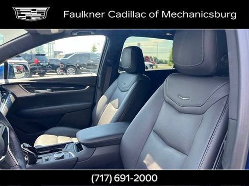Used 2023 Cadillac XT5 Premium Luxury w/ Technology Package AWD/4WD image 17