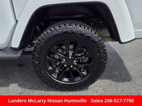 Used 2023 Jeep Gladiator Overland AWD/4WD image 12