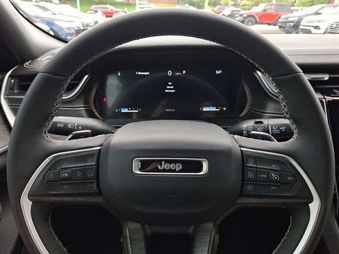 Certified 2024 Jeep Grand Cherokee Limited w/ Black Appearance Package AWD/4WD image 24