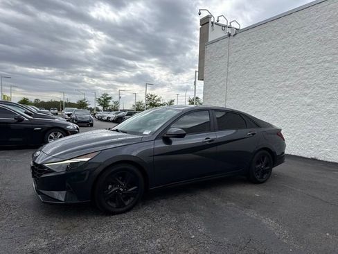 Used 2021 Hyundai Elantra SEL FWD image 3