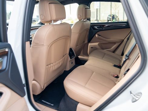 New 2026 Porsche Macan image 23