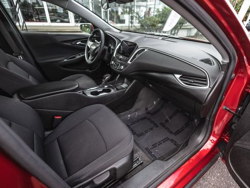 Used 2024 Chevrolet Malibu RS FWD image 23