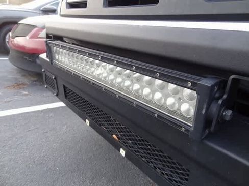 Used 2016 Toyota Tacoma SR5 w/ SR5 Appearance Package (SN) image 25