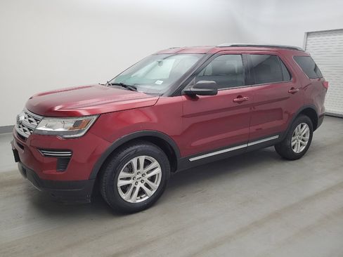 Used 2019 Ford Explorer XLT AWD/4WD image 2