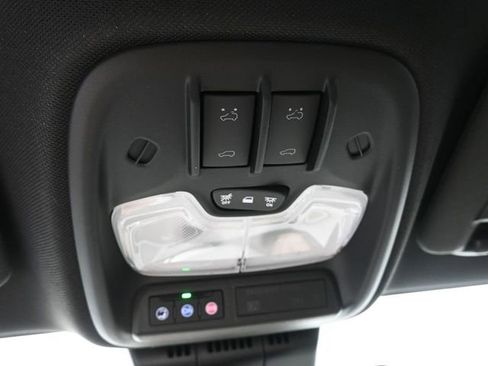 New 2026 Chevrolet Colorado ZR2 w/ Technology Package AWD/4WD image 38