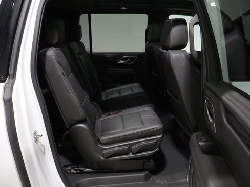 Used 2021 Chevrolet Suburban RST AWD/4WD image 24