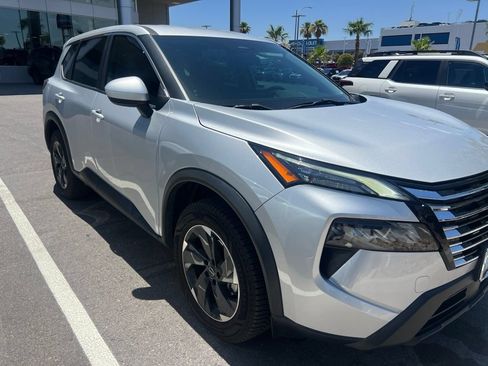 Used 2024 Nissan Rogue SV AWD/4WD image 31