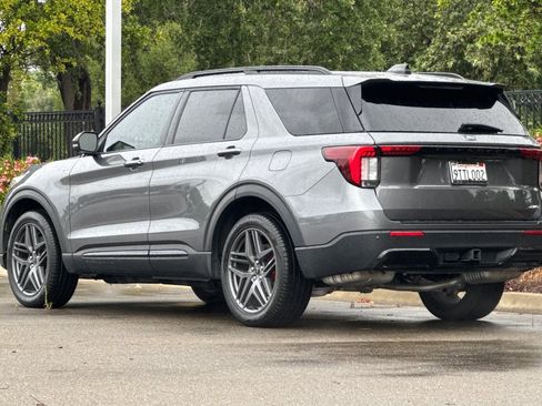 Used 2025 Ford Explorer ST-Line w/ Premium Package AWD/4WD image 6