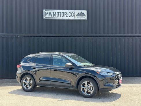 Used 2025 Ford Escape ST-Line AWD/4WD image 1