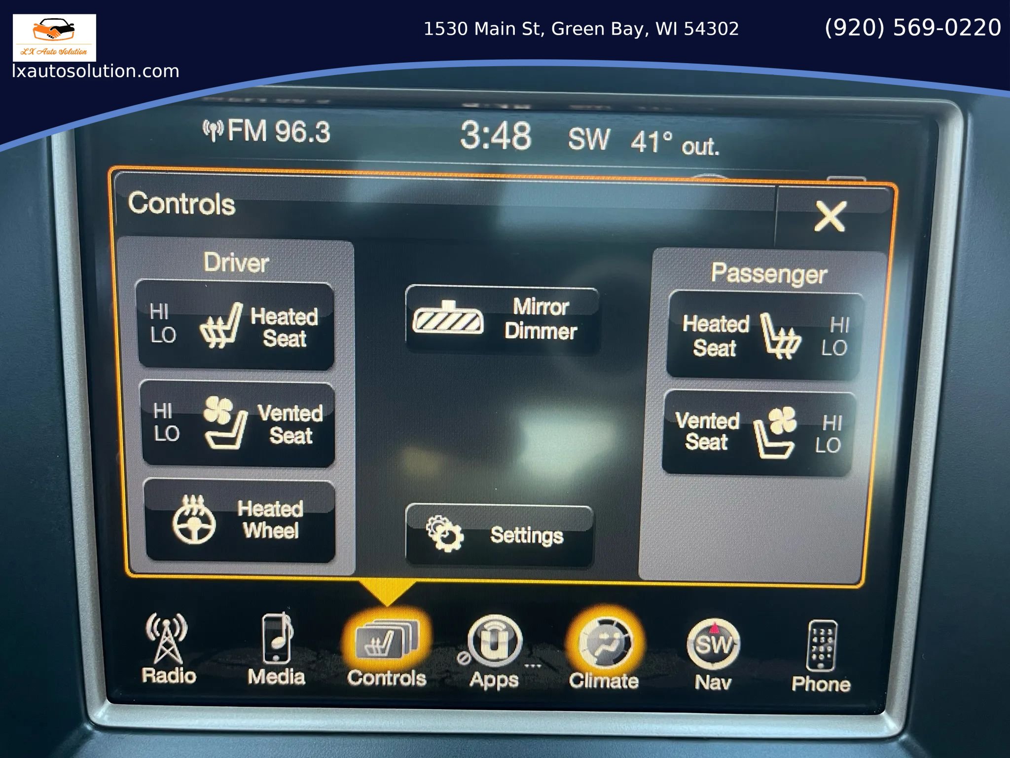 Used 2014 Jeep Grand Cherokee Overland w/ Advanced Technology Group AWD/4WD image 14