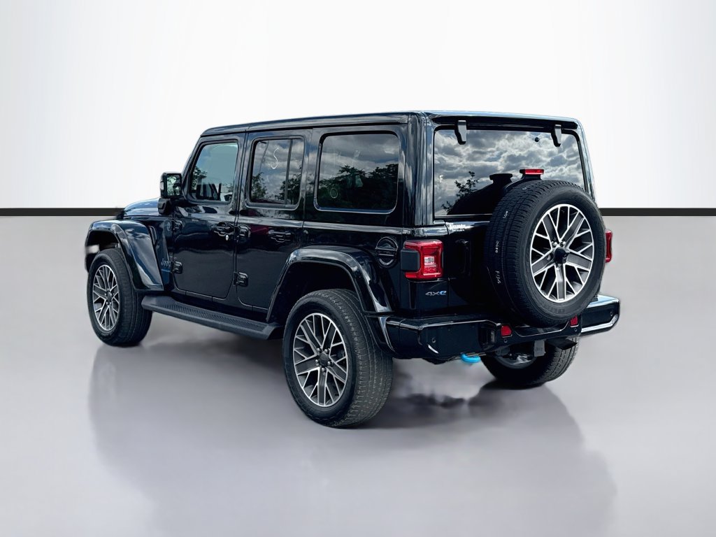 Used 2023 Jeep Wrangler Unlimited Sahara AWD/4WD image 5
