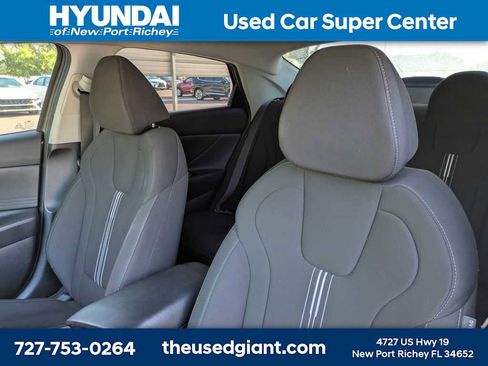 Used 2024 Hyundai Elantra SEL image 7