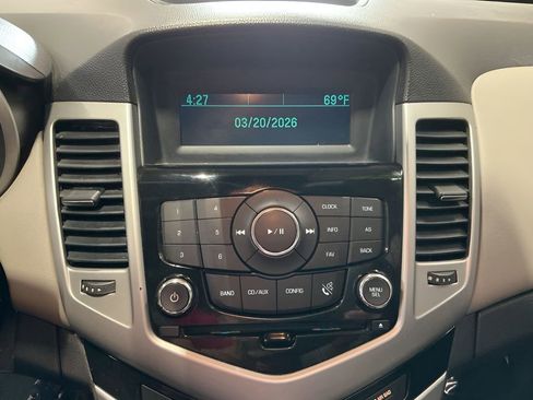 Used 2014 Chevrolet Cruze LS image 14