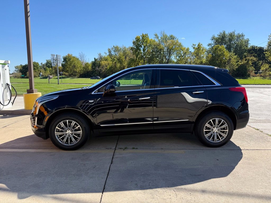 Used 2017 Cadillac XT5 Luxury w/ Driver Awareness Package FWD image 5