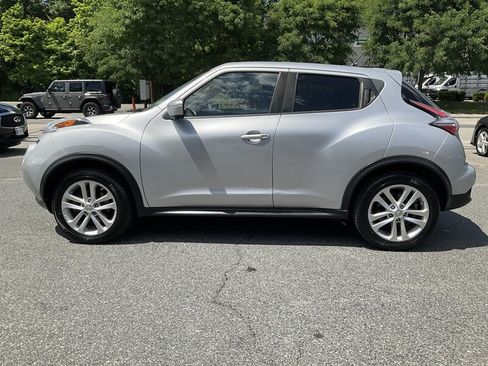 Used 2016 Nissan Juke SV w/ Technology Package AWD/4WD image 8