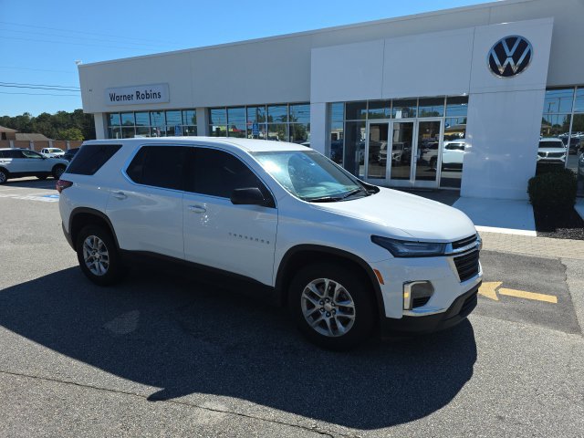 Used 2023 Chevrolet Traverse LS FWD image 2
