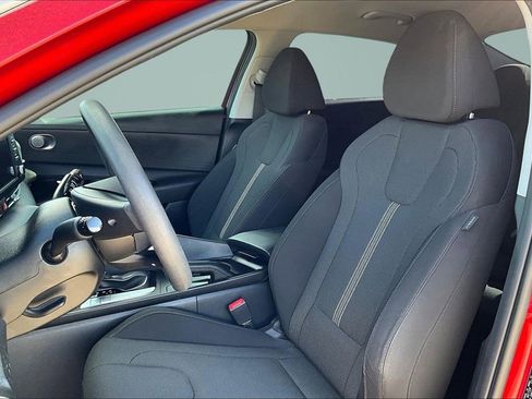 Used 2024 Hyundai Elantra SE image 20
