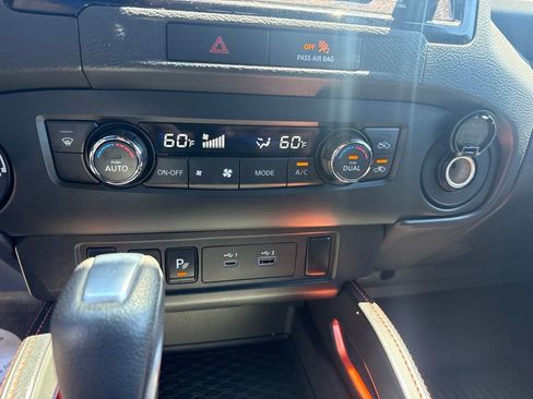 Used 2022 Nissan Frontier PRO-4X w/ Technology Package AWD/4WD image 15
