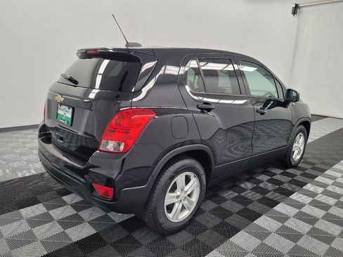 Used 2020 Chevrolet Trax LS w/ Tint and Cruise Package FWD image 9