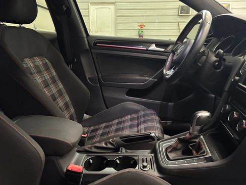 Used 2017 Volkswagen GTI Sport FWD image 26