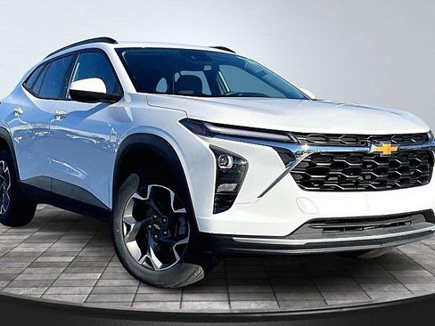 Used 2024 Chevrolet Trax LT image 12