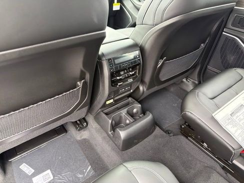 New 2026 Jeep Grand Cherokee L Limited AWD/4WD image 9