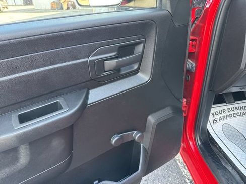 Used 2022 RAM 1500 Tradesman w/ Chrome Appearance Group RWD image 10