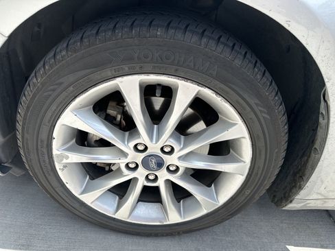 Used 2017 Ford Fusion SE FWD image 14