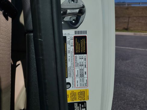 Used 2023 BMW 230i Coupe image 30