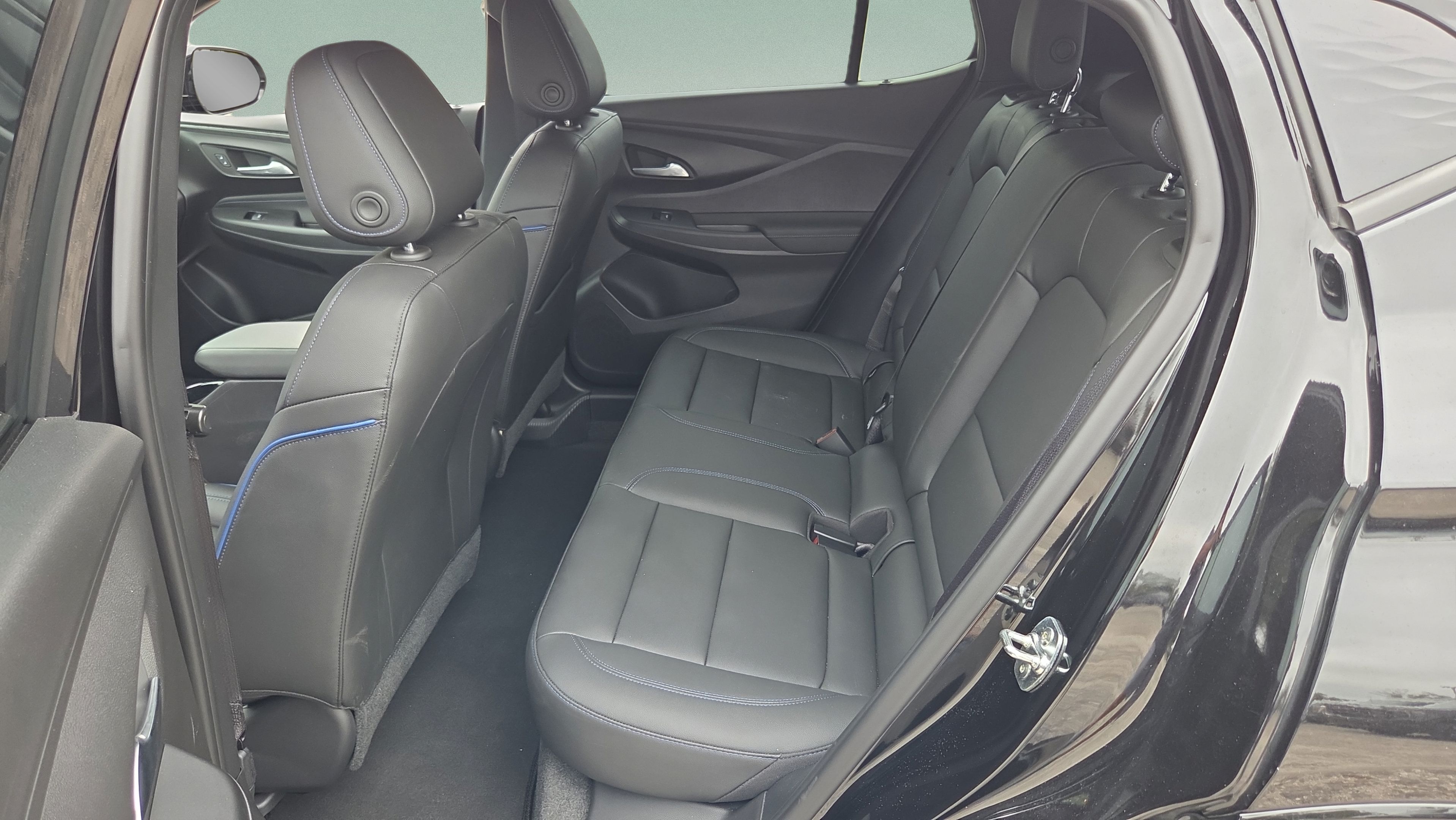 Used 2025 Buick Envista Sport Touring w/ Convenience I Package FWD image 10