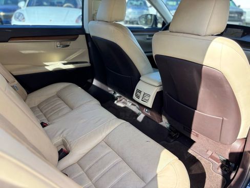 Used 2017 Lexus ES 300h image 15