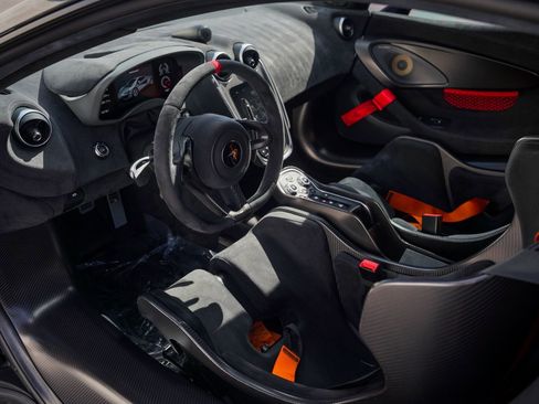 Used 2020 McLaren 620R image 2