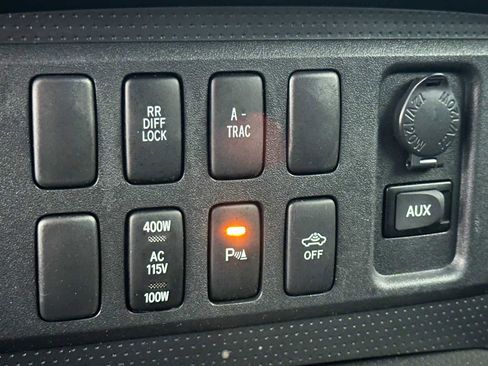 Used 2007 Toyota FJ Cruiser 4WD image 15