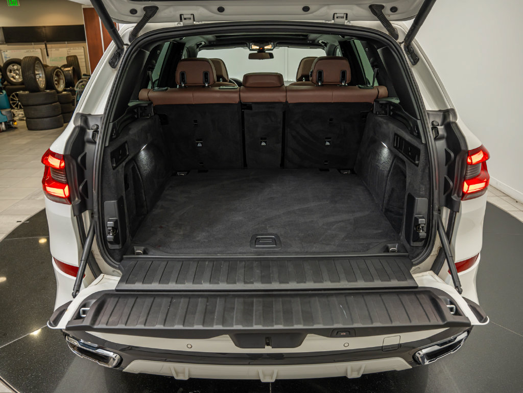 Used 2022 BMW X5 xDrive40i w/ M Sport Package AWD/4WD image 40