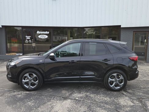 Used 2024 Ford Escape ST-Line w/ Tech Pack #1 AWD/4WD image 3