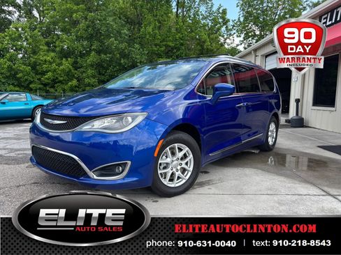 Used 2020 Chrysler Pacifica Touring-L FWD image 1