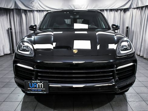 Used 2020 Porsche Cayenne E-Hybrid image 2