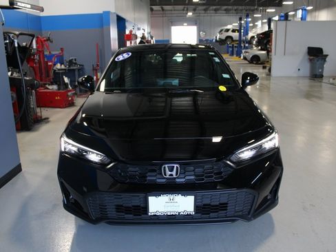 Used 2025 Honda Civic Sport image 3