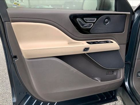 Used 2021 Lincoln Aviator Reserve w/ Equipment Group 201A image 20