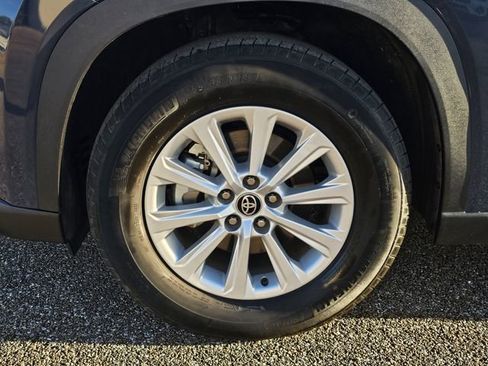 Used 2024 Toyota Grand Highlander XLE image 31