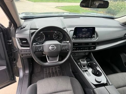 Used 2025 Nissan Rogue SV AWD/4WD image 26