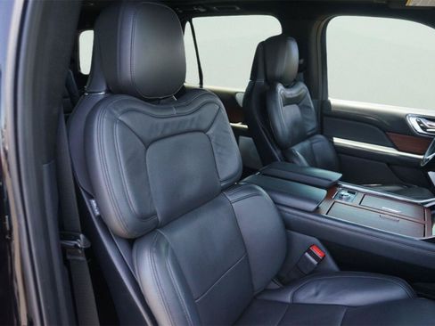 Used 2023 Lincoln Navigator Reserve AWD/4WD image 22