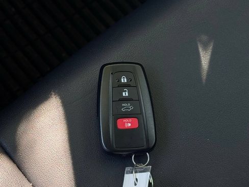 Used 2021 Toyota RAV4 XSE AWD/4WD image 34